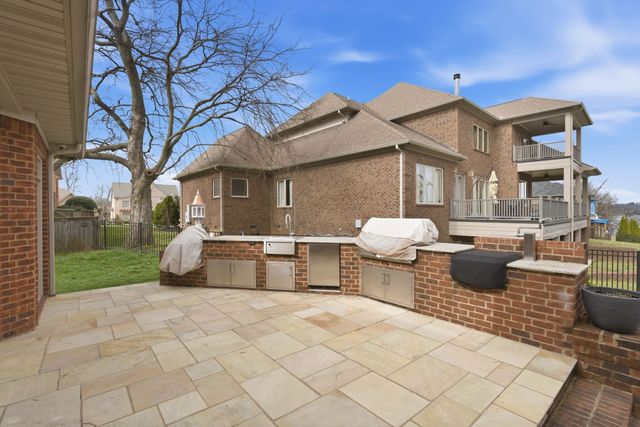 3025 Lakeshore Dr, Old Hickory, TN 37138