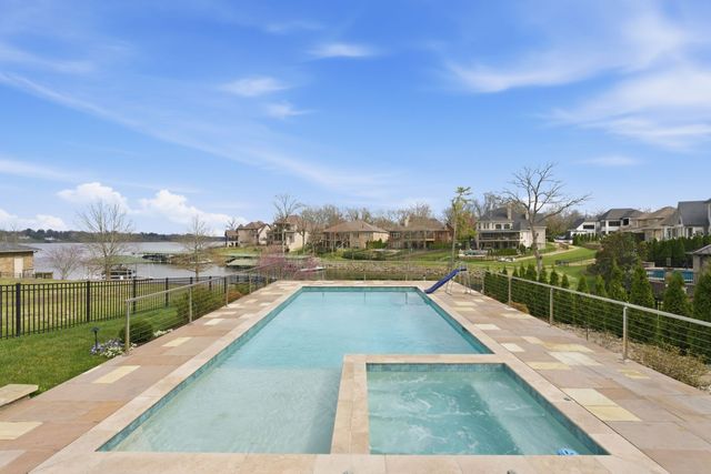 3025 Lakeshore Dr, Old Hickory, TN 37138