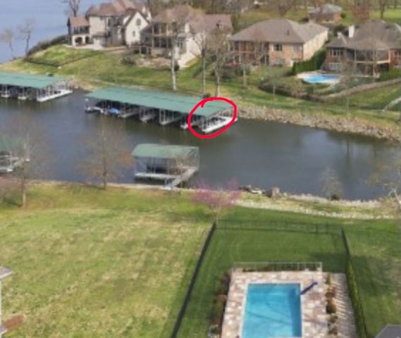 3025 Lakeshore Dr, Old Hickory, TN 37138