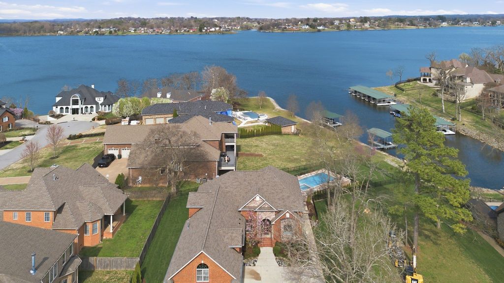 3025 Lakeshore Dr, Old Hickory, TN 37138