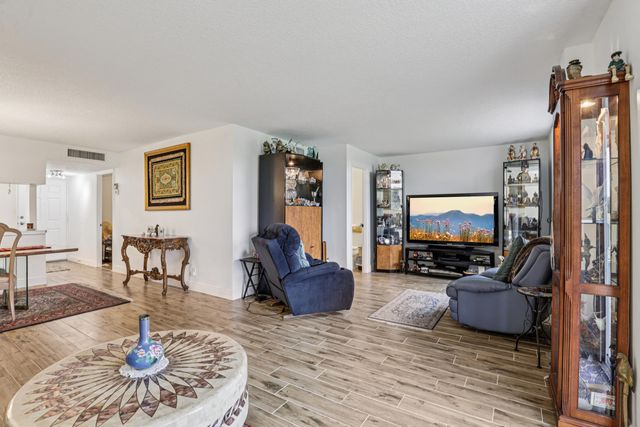 250 NW 67th Street 119, Boca Raton, FL 33487