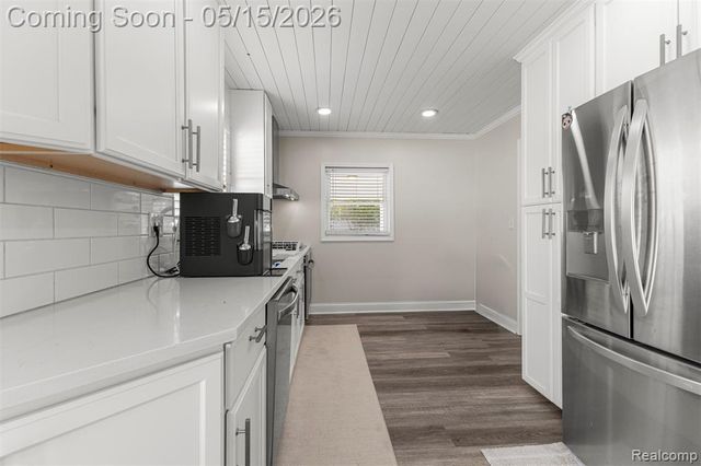 24171 Notre Dame Street, Dearborn, MI 48124