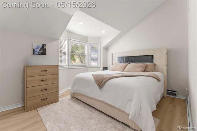 24171 Notre Dame Street, Dearborn, MI 48124