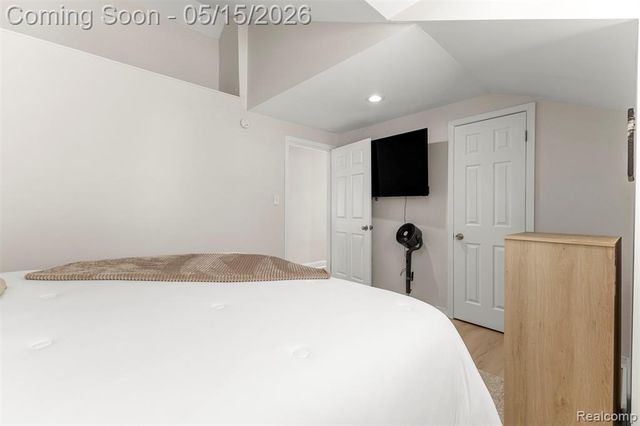 24171 Notre Dame Street, Dearborn, MI 48124