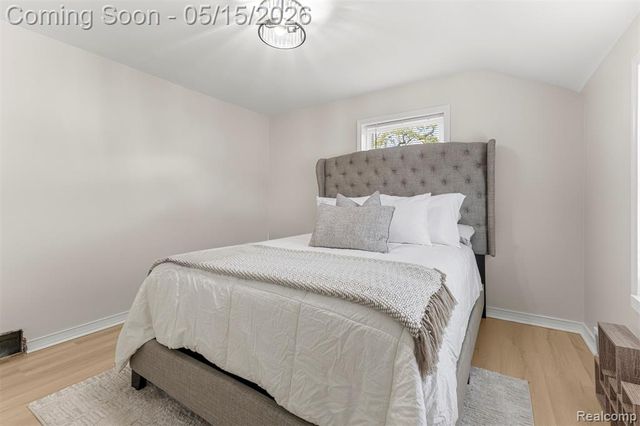 24171 Notre Dame Street, Dearborn, MI 48124