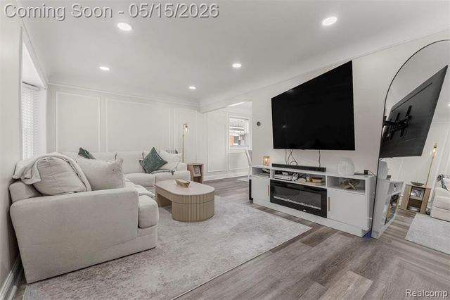 24171 Notre Dame Street, Dearborn, MI 48124