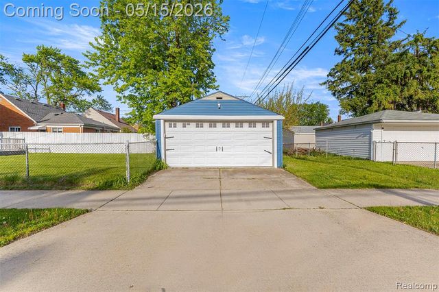 24171 Notre Dame Street, Dearborn, MI 48124