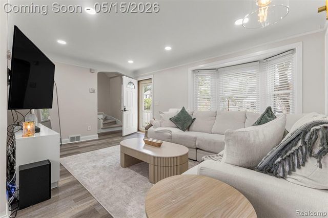 24171 Notre Dame Street, Dearborn, MI 48124