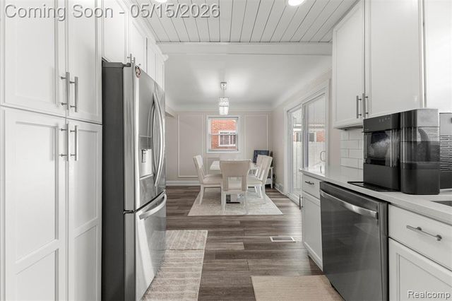 24171 Notre Dame Street, Dearborn, MI 48124