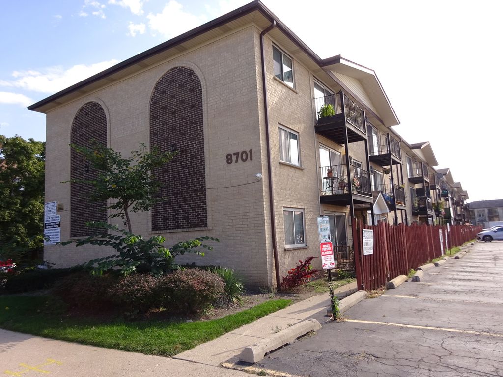 8701 W FOSTER Avenue 209, Chicago, IL 60656 — exterior