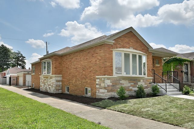 8801 S Merrill Avenue, Chicago, IL 60617
