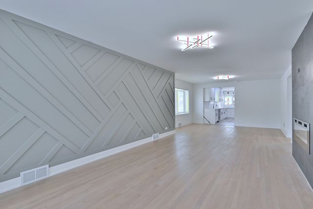8801 S Merrill Avenue, Chicago, IL 60617