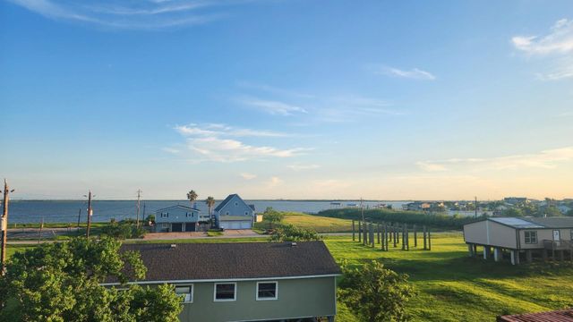 1026 20th Street, Dickinson, TX 77539