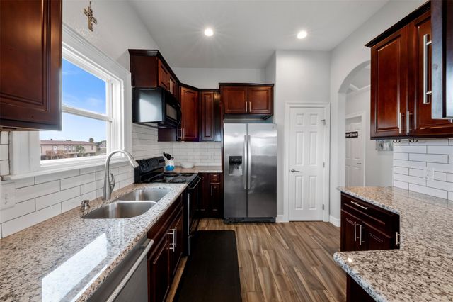 1026 20th Street, Dickinson, TX 77539