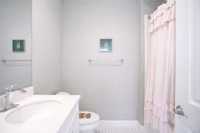 120 Long Fence, Irvine, CA 92602