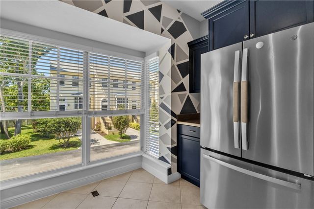 1630 42nd Square 104, Vero Beach, FL 32960