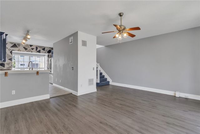 1630 42nd Square 104, Vero Beach, FL 32960