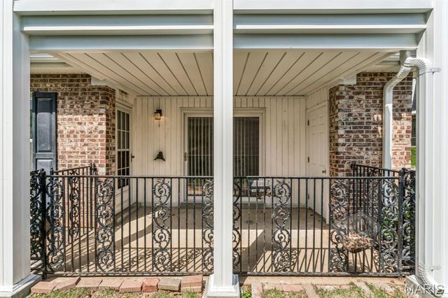 1718 Herault Place B, St Louis, MO 63125