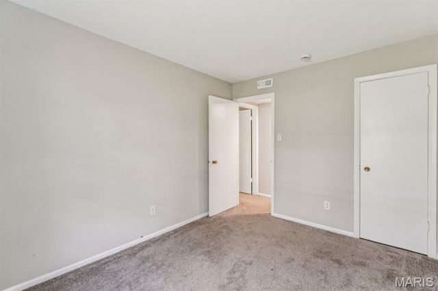1718 Herault Place B, St Louis, MO 63125
