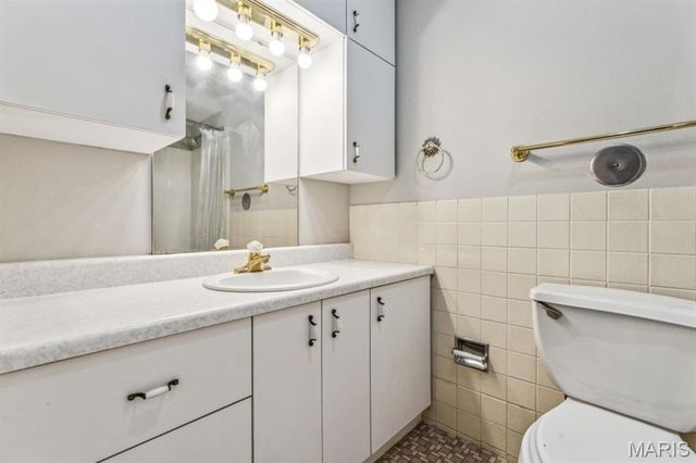 1718 Herault Place B, St Louis, MO 63125