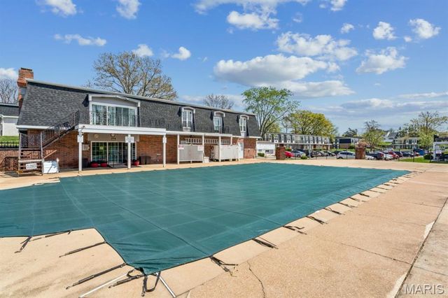 1718 Herault Place B, St Louis, MO 63125