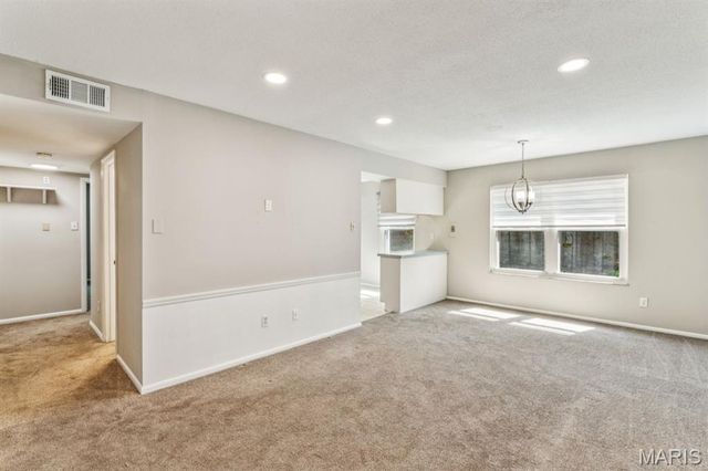 1718 Herault Place B, St Louis, MO 63125
