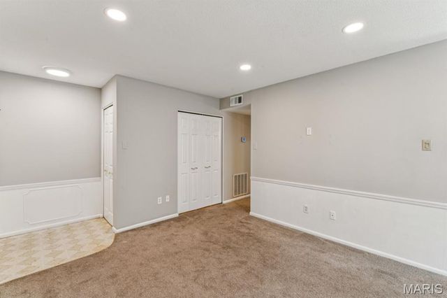 1718 Herault Place B, St Louis, MO 63125