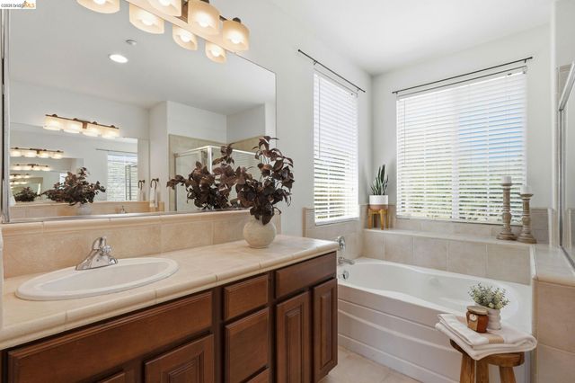 308 Foothill Dr, Brentwood, CA 94513