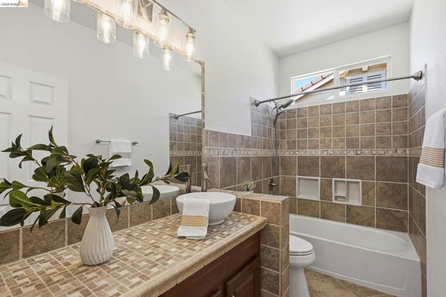 308 Foothill Dr, Brentwood, CA 94513