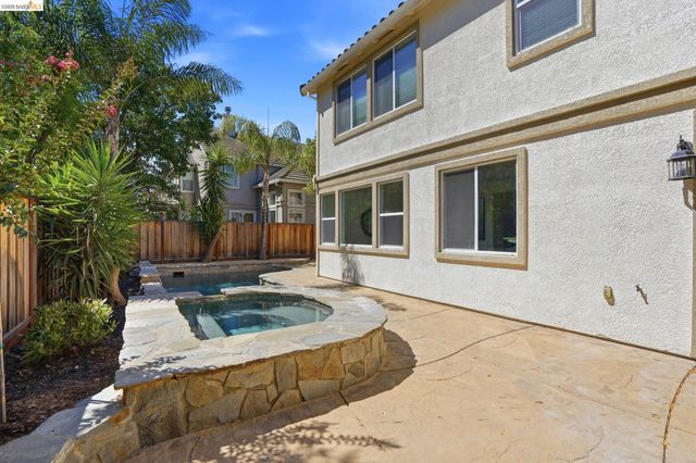 308 Foothill Dr, Brentwood, CA 94513