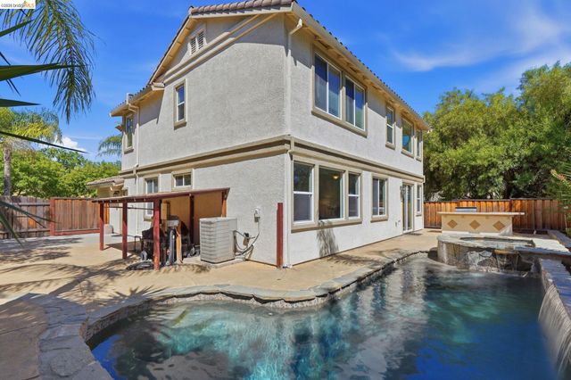 308 Foothill Dr, Brentwood, CA 94513