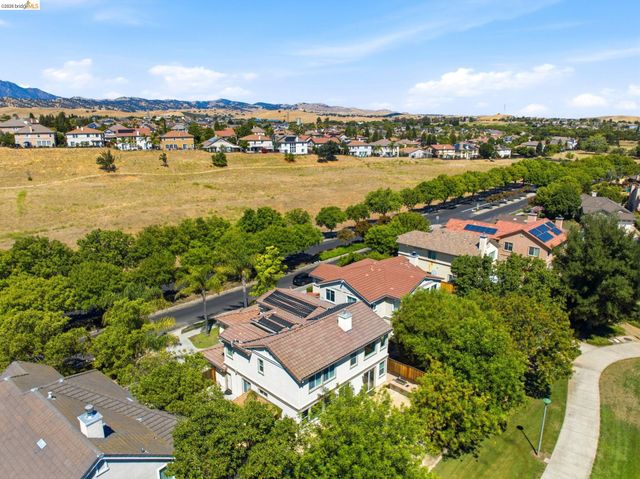 308 Foothill Dr, Brentwood, CA 94513