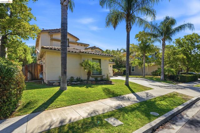 308 Foothill Dr, Brentwood, CA 94513