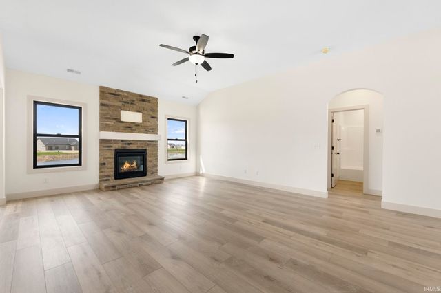 4843 Silverstone Passage, Fort Wayne, IN 46818