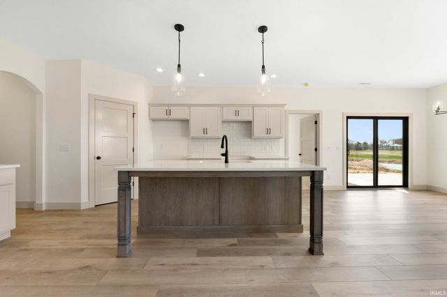 4843 Silverstone Passage, Fort Wayne, IN 46818