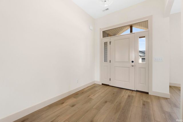 4843 Silverstone Passage, Fort Wayne, IN 46818