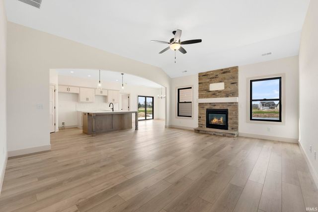 4843 Silverstone Passage, Fort Wayne, IN 46818