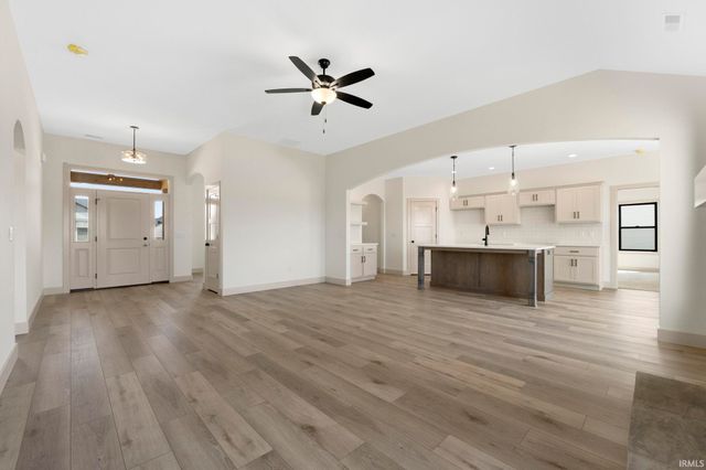 4843 Silverstone Passage, Fort Wayne, IN 46818