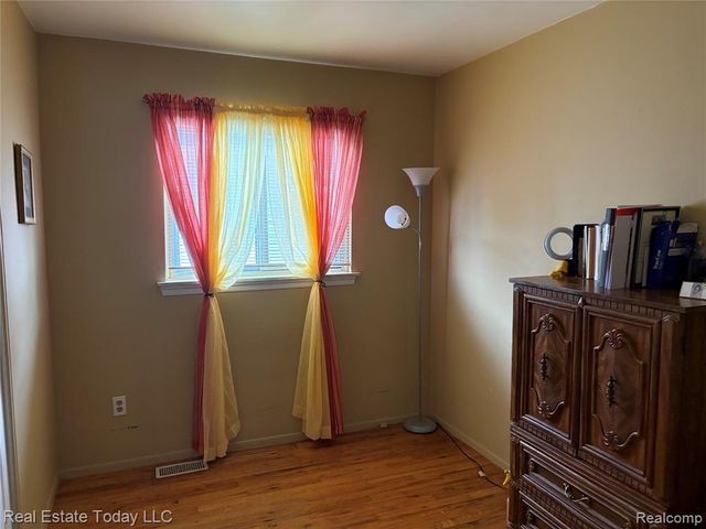 23003 Tuscany Avenue, Eastpointe, MI 48021