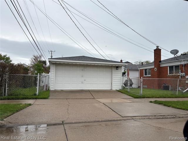 23003 Tuscany Avenue, Eastpointe, MI 48021
