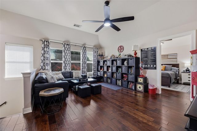 218 Champions DR, Georgetown, TX 78628