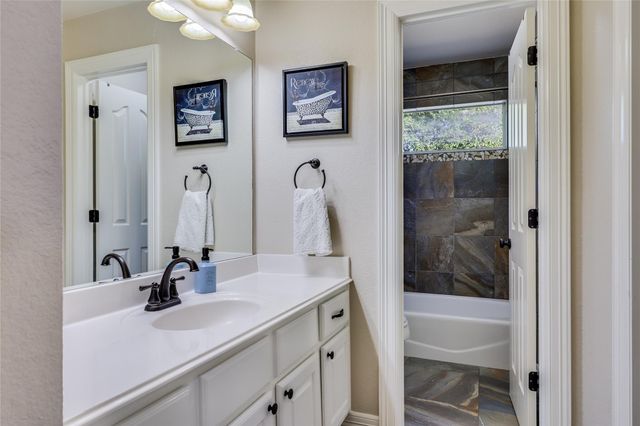 218 Champions DR, Georgetown, TX 78628