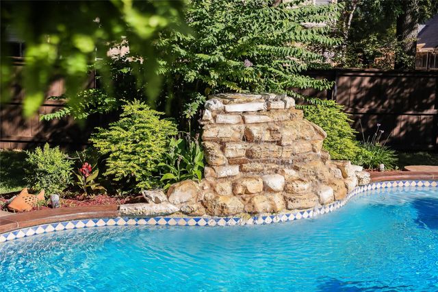 218 Champions DR, Georgetown, TX 78628