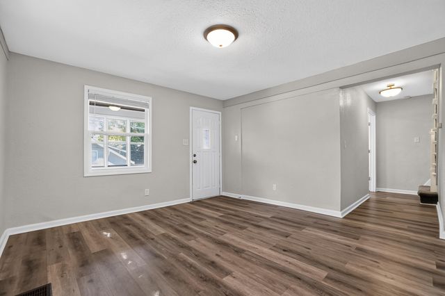 215 FRANKLIN Avenue, Council Bluffs, IA 51503