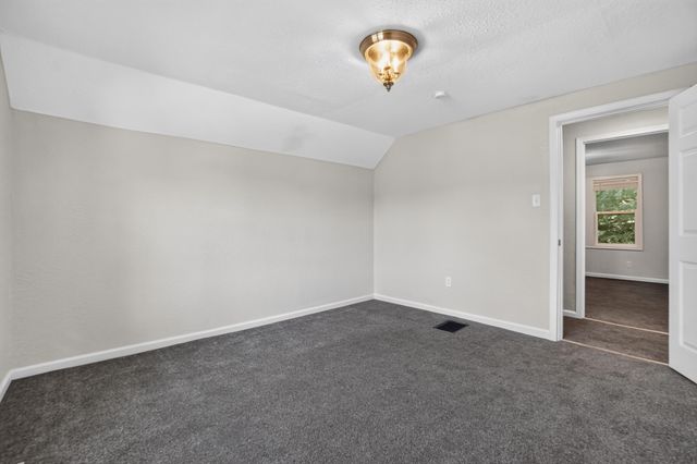 215 FRANKLIN Avenue, Council Bluffs, IA 51503