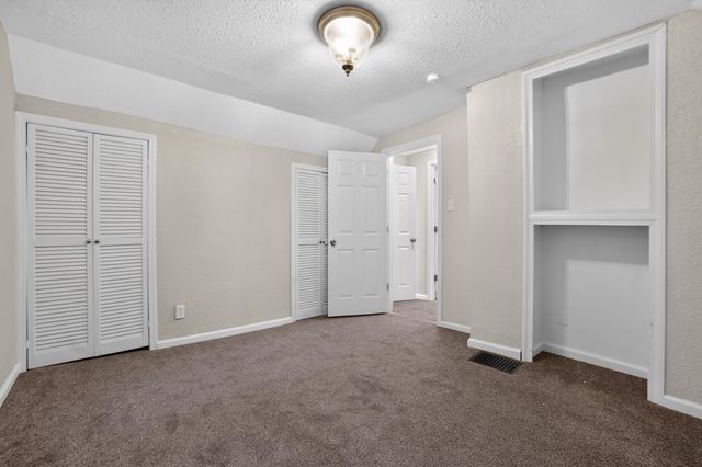 215 FRANKLIN Avenue, Council Bluffs, IA 51503