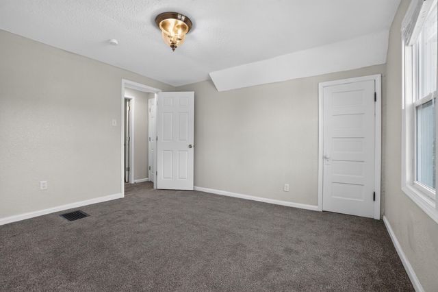 215 FRANKLIN Avenue, Council Bluffs, IA 51503