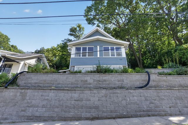 215 FRANKLIN Avenue, Council Bluffs, IA 51503