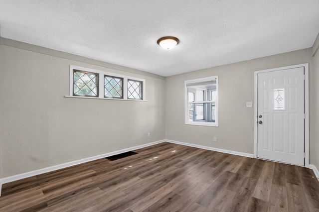 215 FRANKLIN Avenue, Council Bluffs, IA 51503