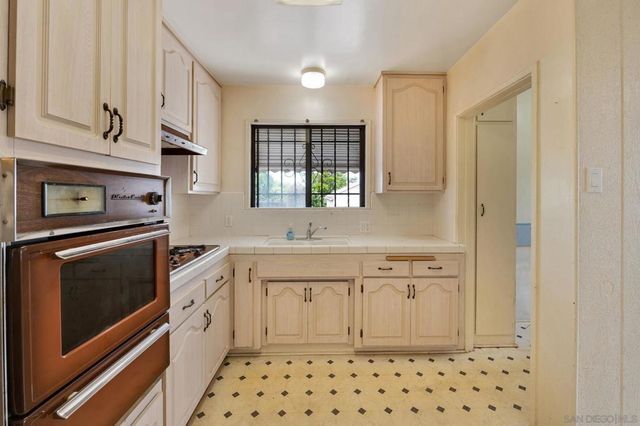 1833 Jones, Los Angeles, CA 90032